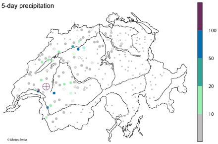 Map of Switzerland with, in colored circles, the return periods of the 5-day precipitation for 30 April to 4 May 2015.