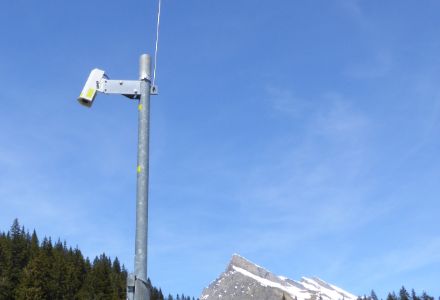 Photo of a sensor for automatic snow measurement.